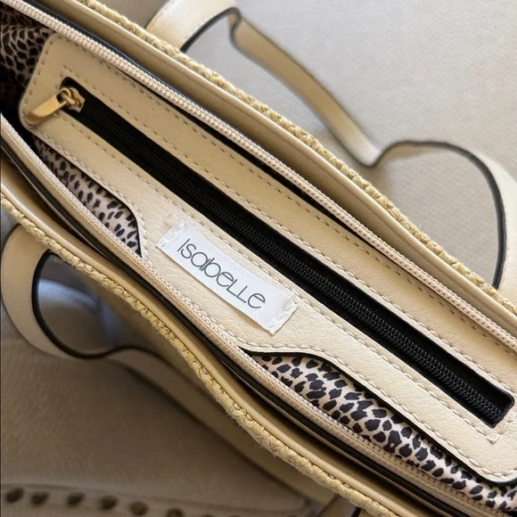 Isabelle Large Straw Zippered Tote with Interior Pockets - Picture 9 of 15